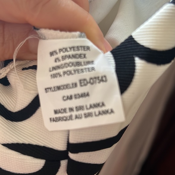 Black and Cream Shift Dress - Picture 5 of 5